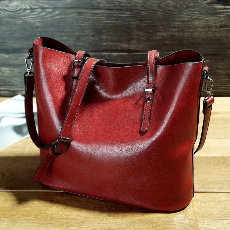 Elegant and stylish Shoulder Bags for Women's with High Capacity.